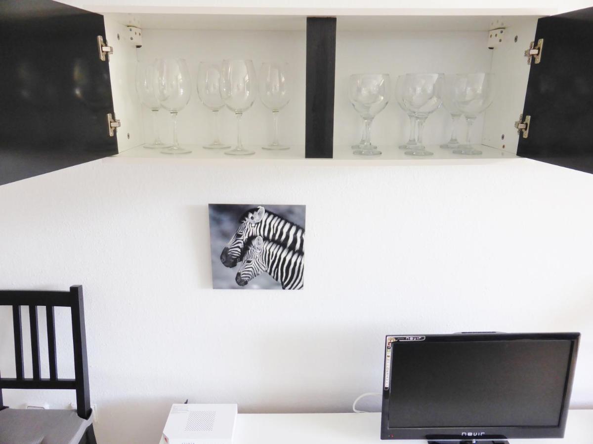 Apartamentos La Masia 002 살루 외부 사진