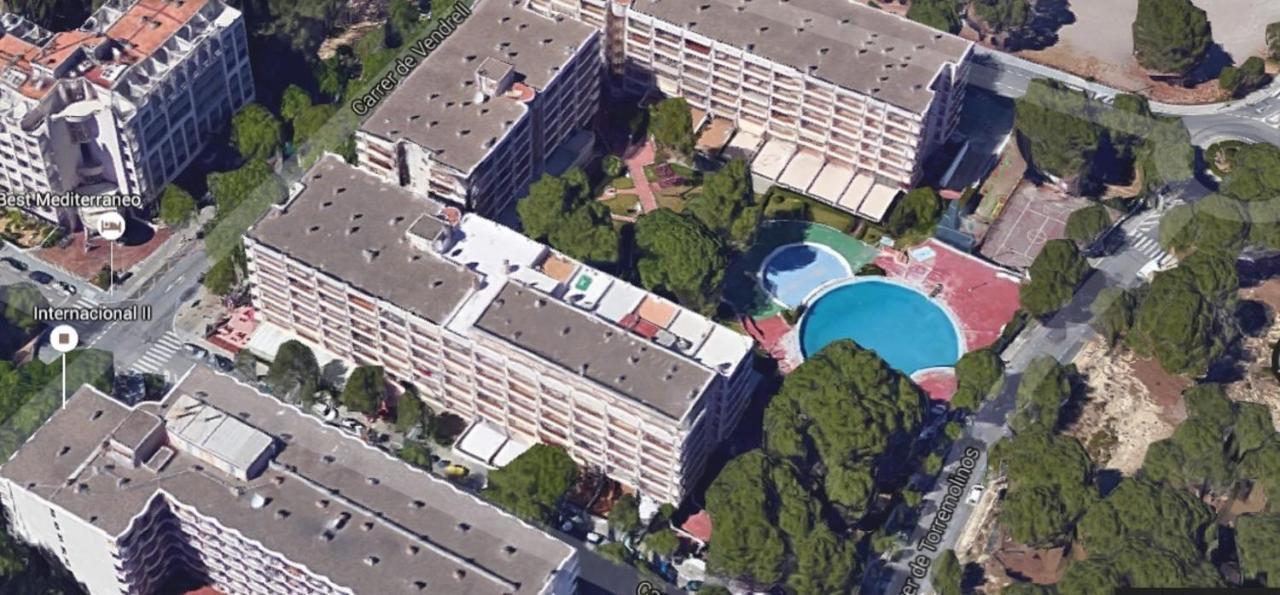 Apartamentos La Masia 002 살루 외부 사진