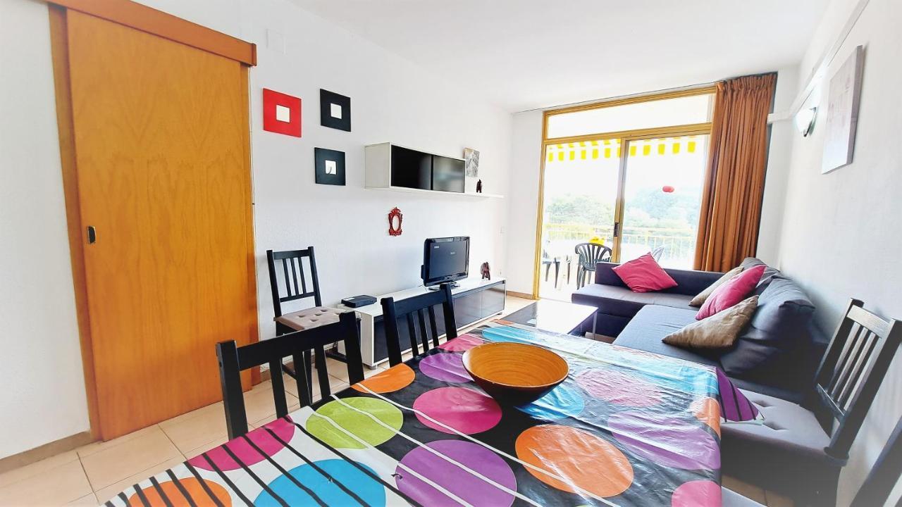 Apartamentos La Masia 002 살루 외부 사진